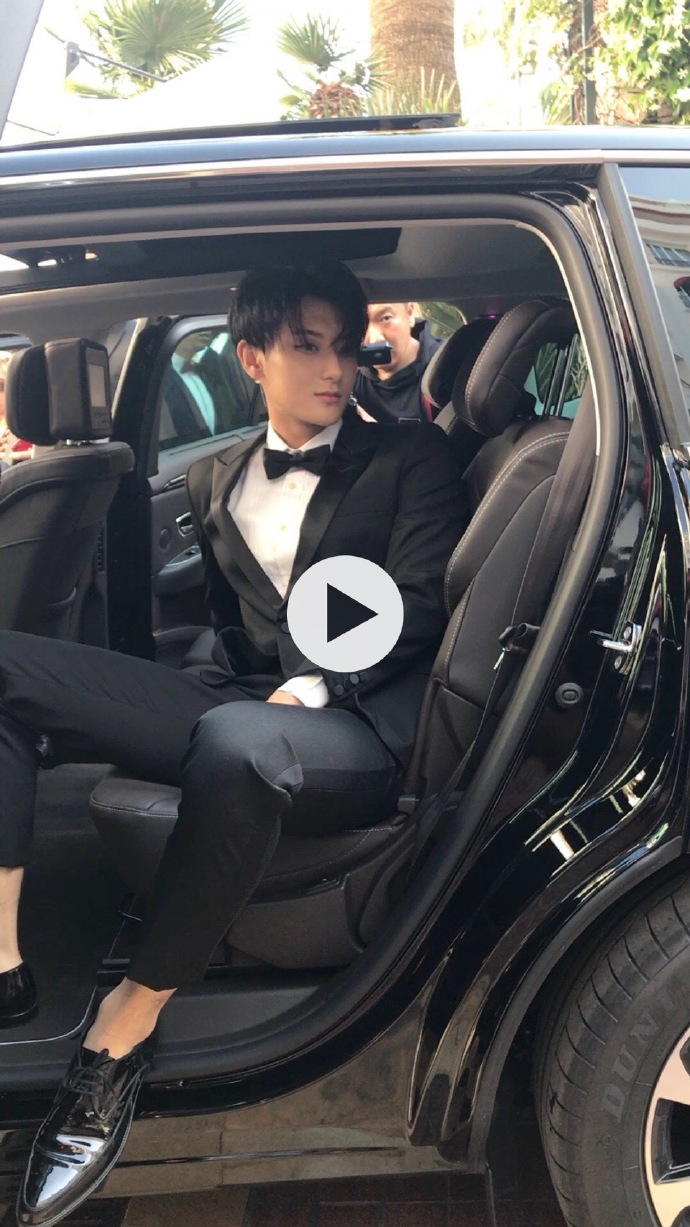 黃子韜刪除全部送車相關視頻，背后的故事與解讀